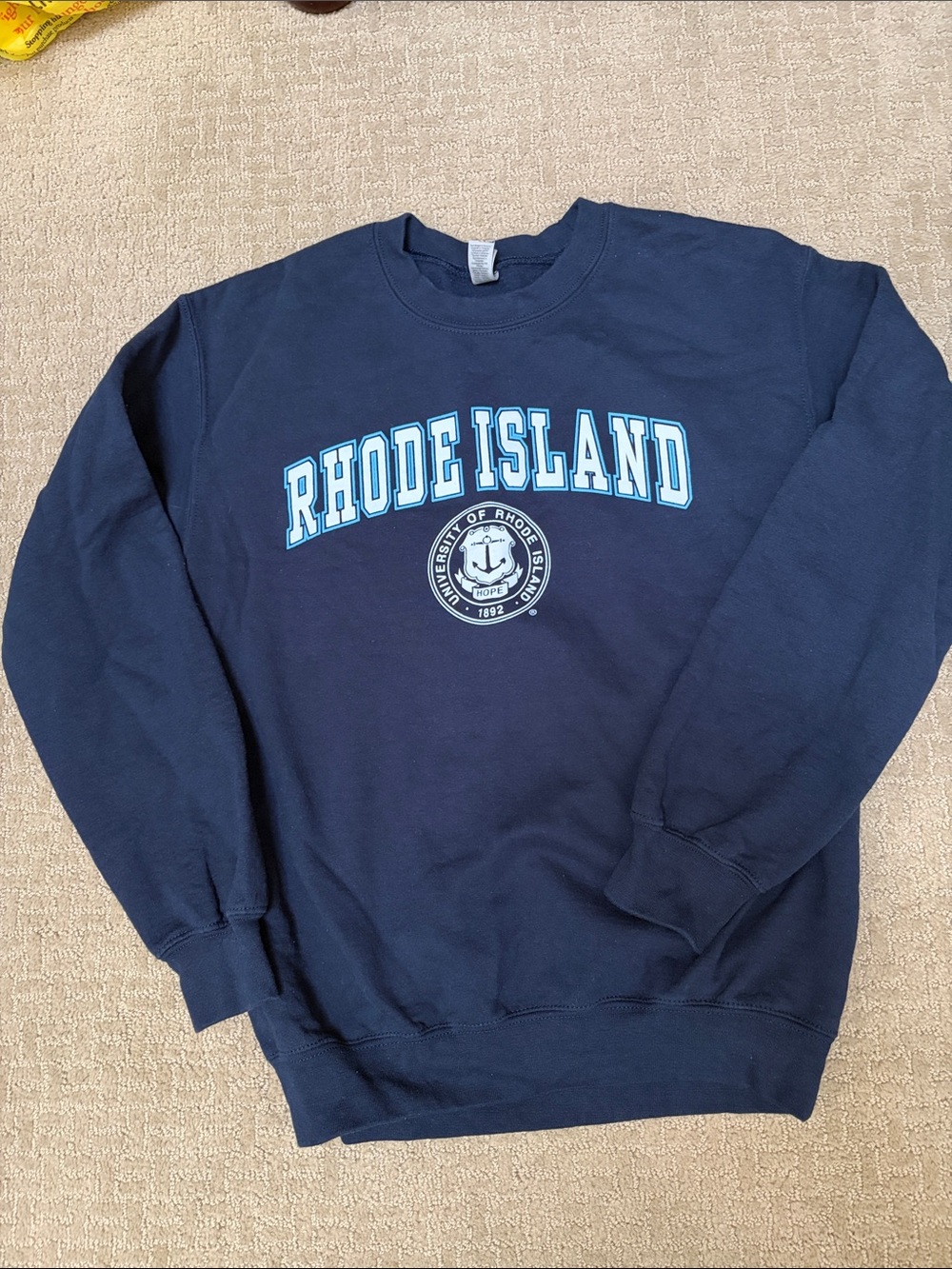 Gildan Navy Blue kids XL Crewneck Sweatshirt URI University of Rhode Island